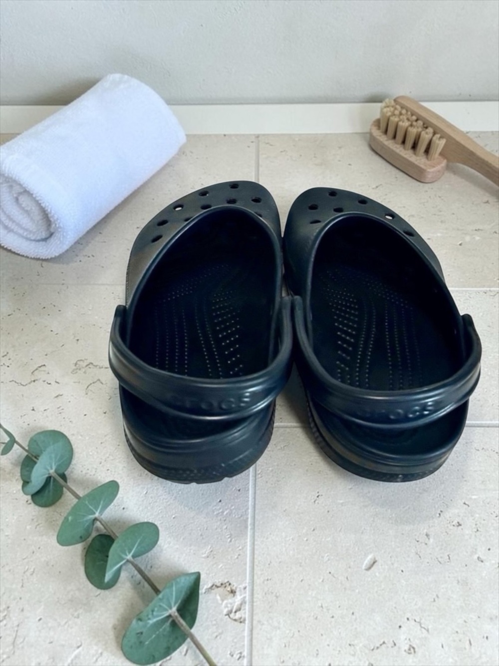 Crocs Classic Clog – Black – M8 W10 — Women’s Size 10 (EUC) - Picture 8 of 15